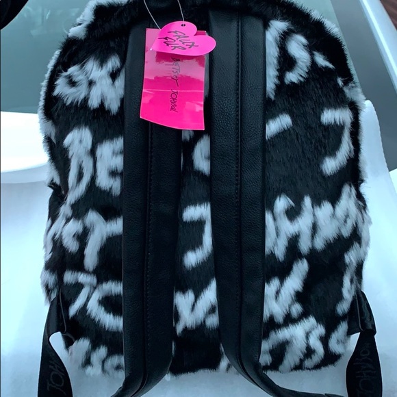 NWT BETSEY JOHNSON LARGE FAUX FUR BACKPACK - Picture 7 of 8